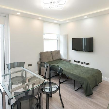 Apartamento Roof Haven At Kensington Mews Londres Exterior foto