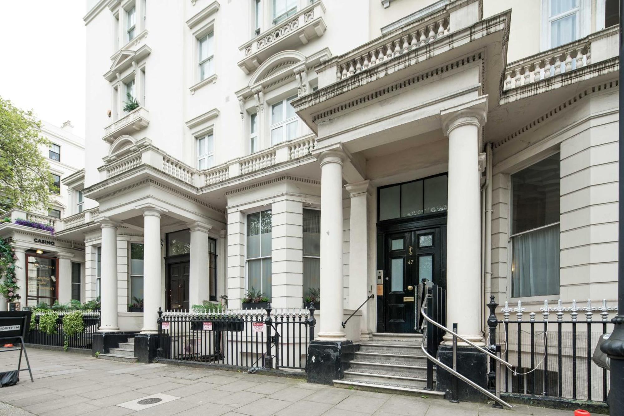 Apartamento Roof Haven At Kensington Mews Londres Exterior foto